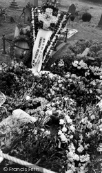 Sir Winston Churchill's Grave 1965, Bladon