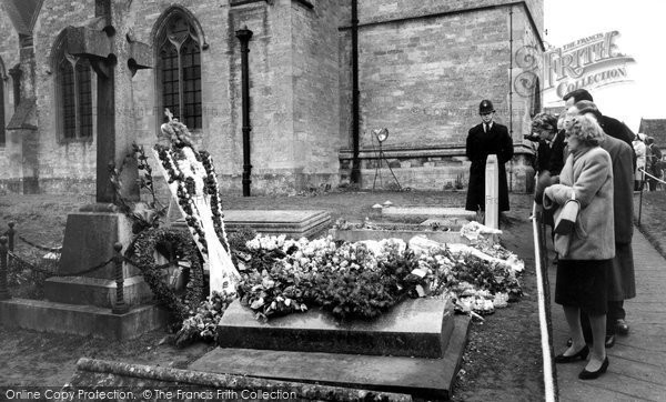 Photo of Bladon, Sir Winston Churchill's Grave 1965