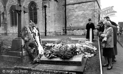 Sir Winston Churchill's Grave 1965, Bladon