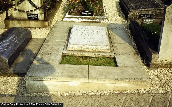 Photo of Bladon, Sir Winston Churchill's Grave c.1980