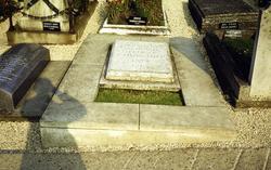 Sir Winston Churchill's Grave c.1980, Bladon