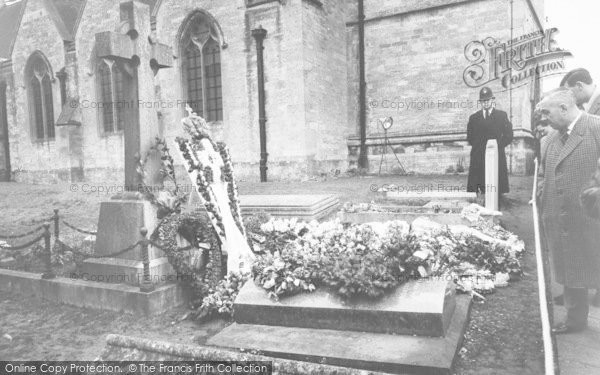 Photo of Bladon, Sir Winston Churchill's Grave, St Martin's Church 1965