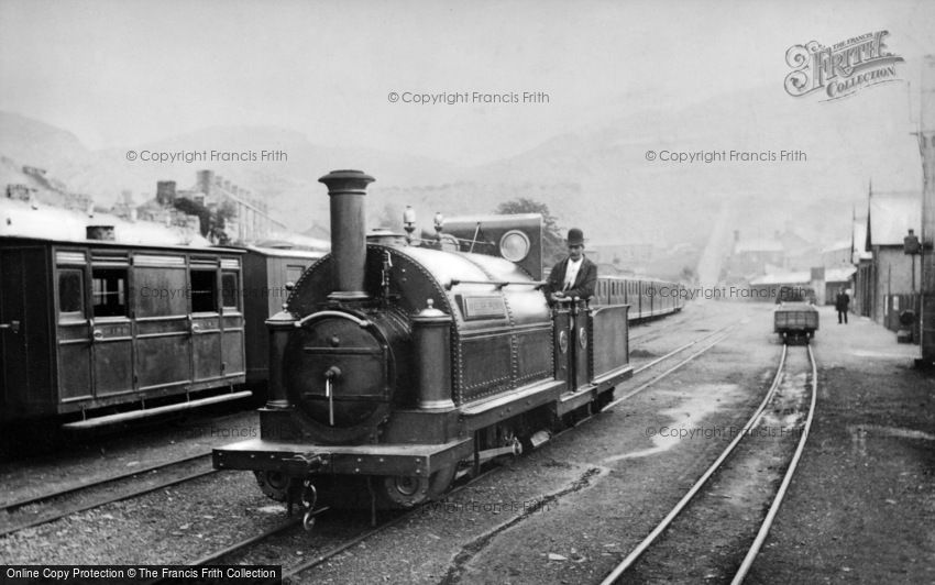 Blaenau Ffestiniog, 'Welsh Pony', Ffestiniog Railway Engine, Duffws Station c1885