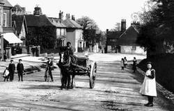 In The Street 1905, Bletchingley