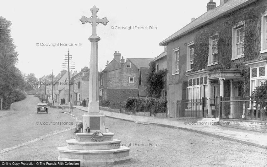 Bletchingley, War Memorial 1921