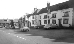 Ye Olde Whyte Harte Hotel c.1960, Bletchingley
