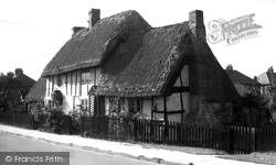 Old Thatched Cottage, Church Green Road c.1960, Bletchley
