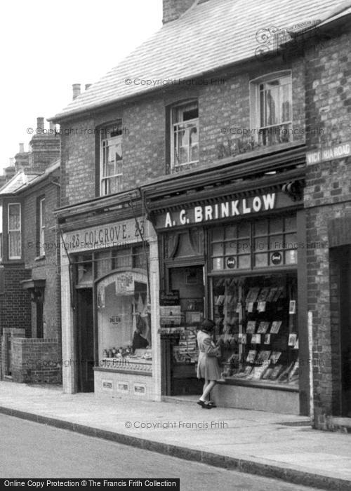 Photo of Bletchley, Victoria Road c.1955