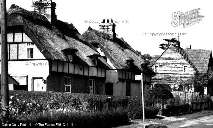 Photo of Bluntisham, Thatched Houses c.1955