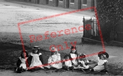 Friends In Church Street 1902, Bocking