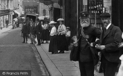People In Fore Street 1906, Bodmin