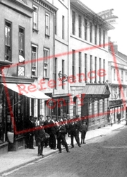 People In Fore Street 1906, Bodmin