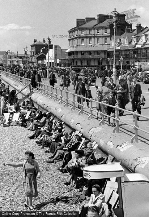 Photo of Bognor Regis, Busy Promenade 1949