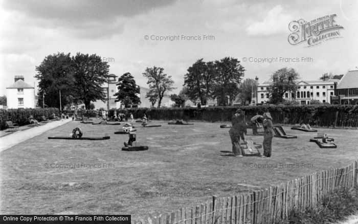 Photo of Bognor Regis, Putting Green, Waterloo Gardens c.1955
