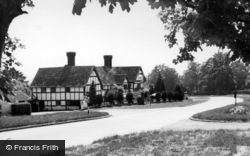 Ye Olde Tudor House c.1960, Bolney