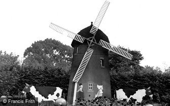 Bolsover, Sherwood Lodge Windmill c1955