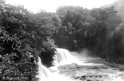The Falls 1897, Bonnington Linn
