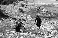 Families On The Beach 1925, Borth