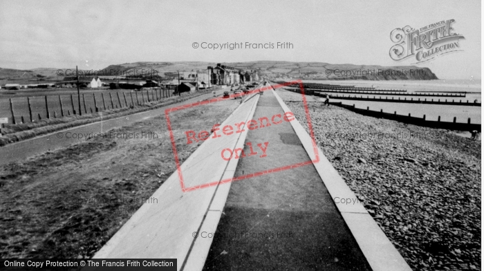 Photo of Borth, Sea Wall, North End c.1960