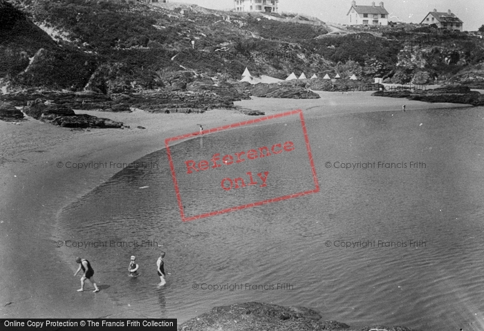 Photo of Borth Y Gest, Garreg Goch Cove