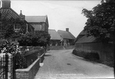 Village 1902, Bosham