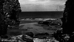 Elephant Rock And Beach c.1955, Bossiney