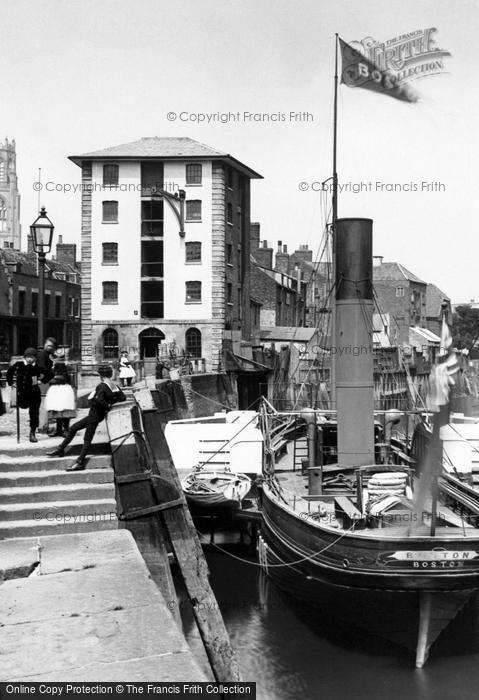 Photo of Boston, Doughty Quay 1890