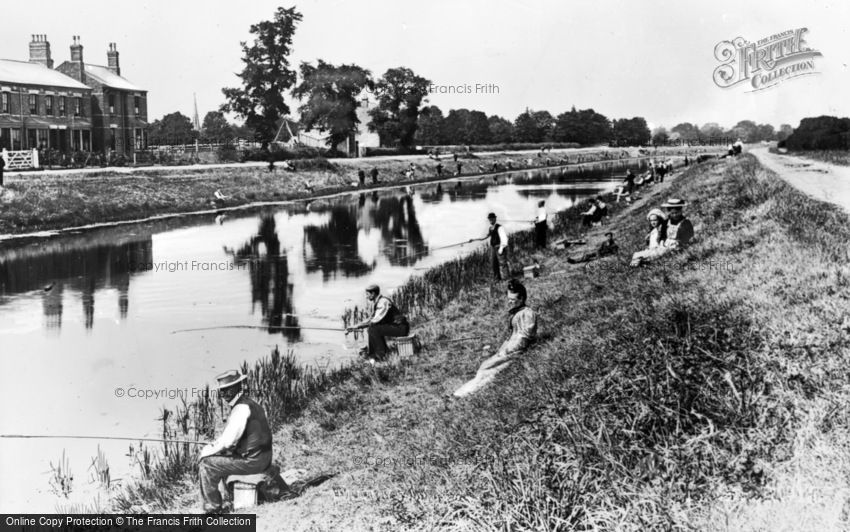 Boston, River Witham, a Fishing Contest c1910