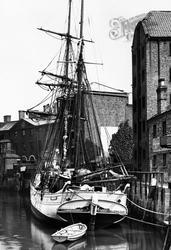 Ship On The River Witham 1890, Boston