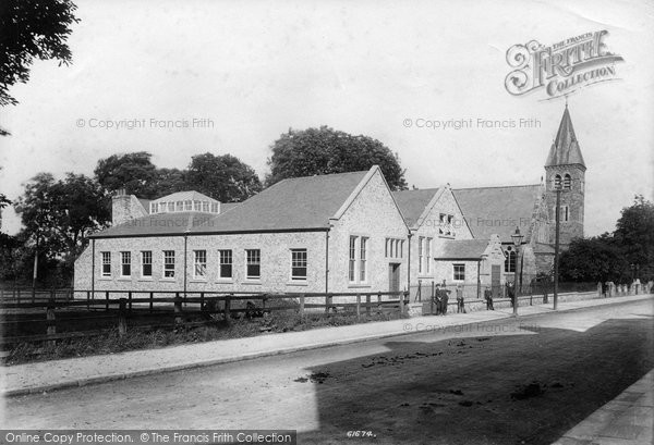 Photo of Boston Spa, Trustees Hall And Congregational Church 1909