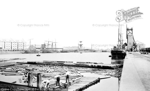Photo of Boston, The Docks 1890