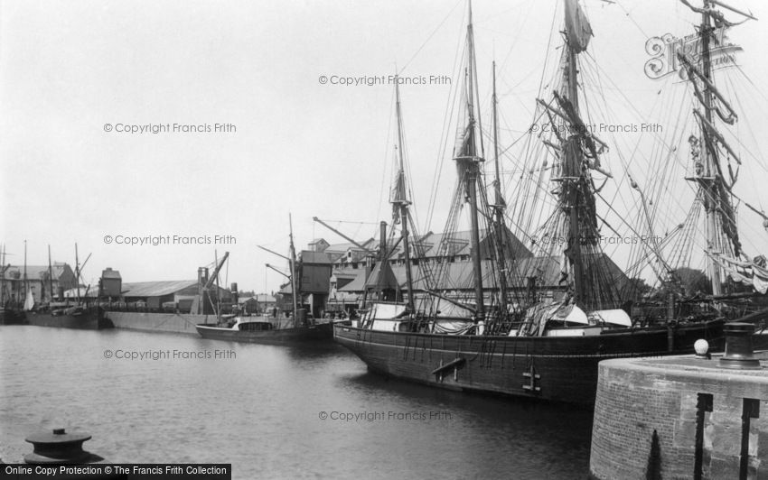 Boston, the Docks 1893