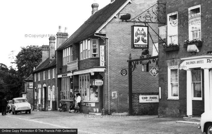 Photo of Botley, Dolphin Hotel, The Square c.1960