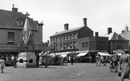 Market Square 1955, Bourne