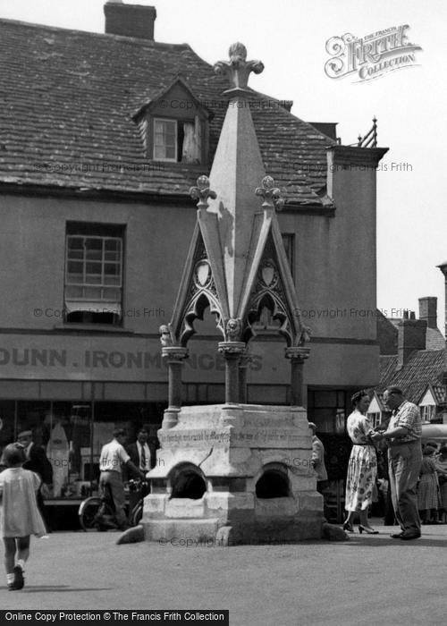 Photo of Bourne, Water Fountain, Market Square 1955