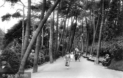 The Pine Walk 1922, Bournemouth