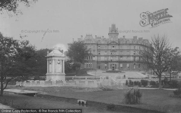 Photo of Bournemouth, War Memorial, Municipal Building 1923 