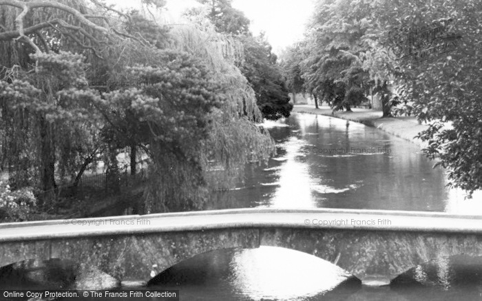 Photo of Bourton On The Water, Middle Bridge c.1965