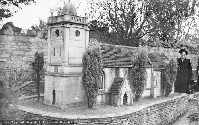 Photo of Bourton On The Water, The Model Village c.1950