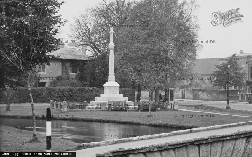 Bourton-on-the-Water, War Memorial 1948