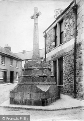 The Cross 1907, Bovey Tracey
