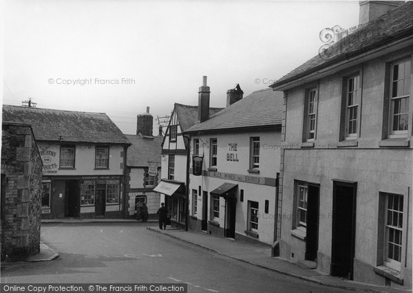 Photo of Bovey Tracey, Town Hall Place c.1950