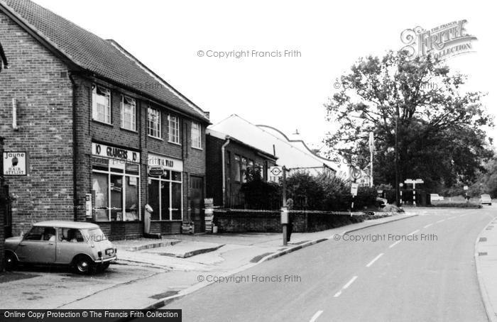 Photo of Bovingdon, High Street c.1965