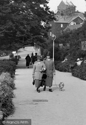 Bowness-on-Windermere, On The Promenade 1925, Bowness-on-Windermere