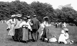 A Social Gathering 1906, Box Hill