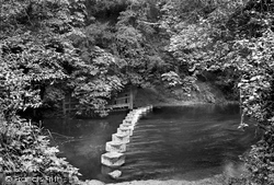 The Stepping Stones To Boxhill 1932, Box Hill