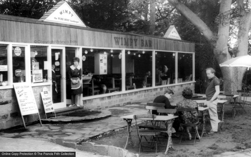 Box Hill, the Wimpy Bar c1965