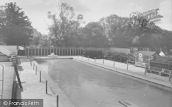 Upper Farm Swimming Pool 1938, Box Hill