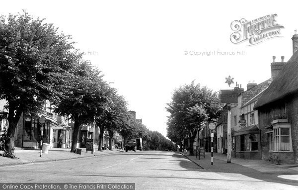 Photo of Brackley, High Street c.1955