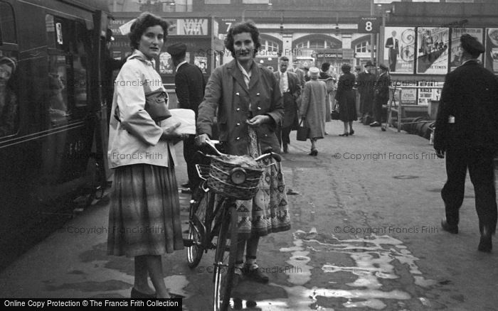 Photo of Bradford, Exchange Station c.1957